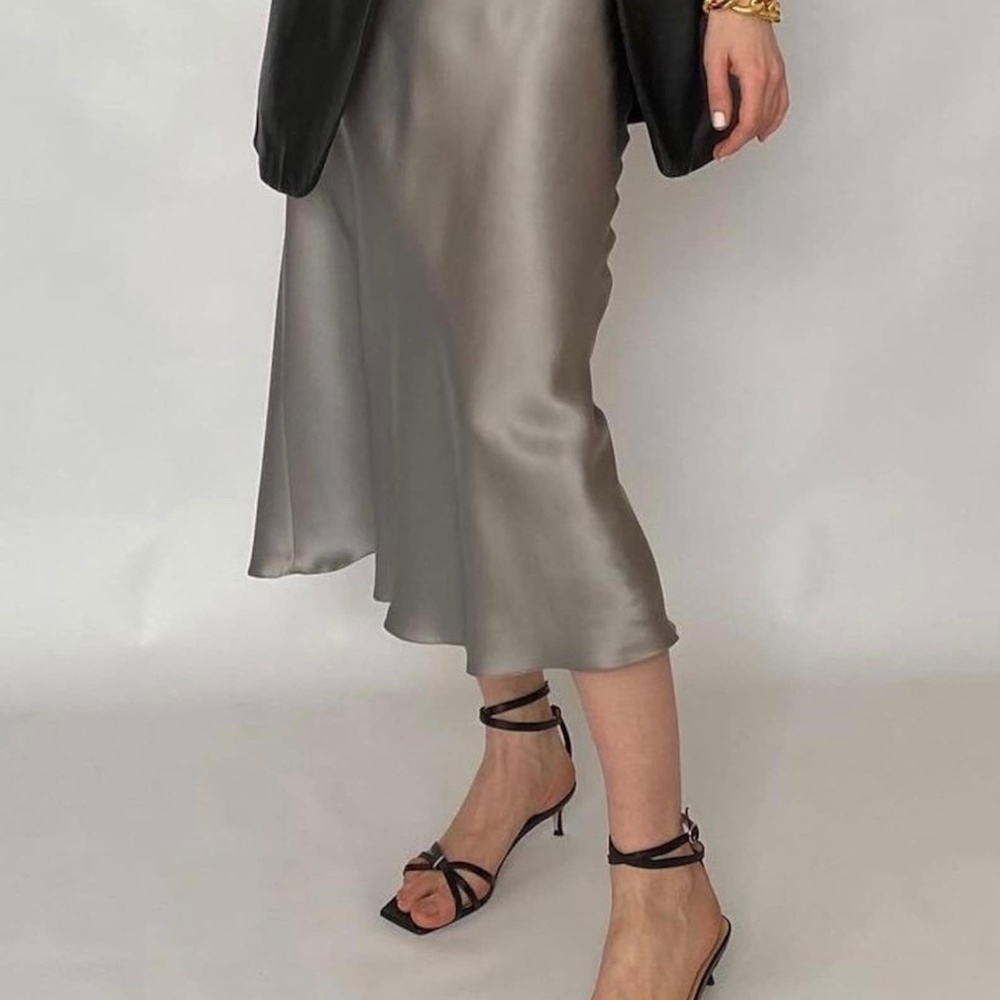NWOT casual yet sophisticated midi slip skirt